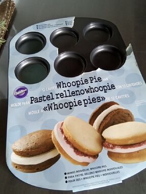 New🌈 Wilton Whoopie Pie Pan Cake Sandwich Baking